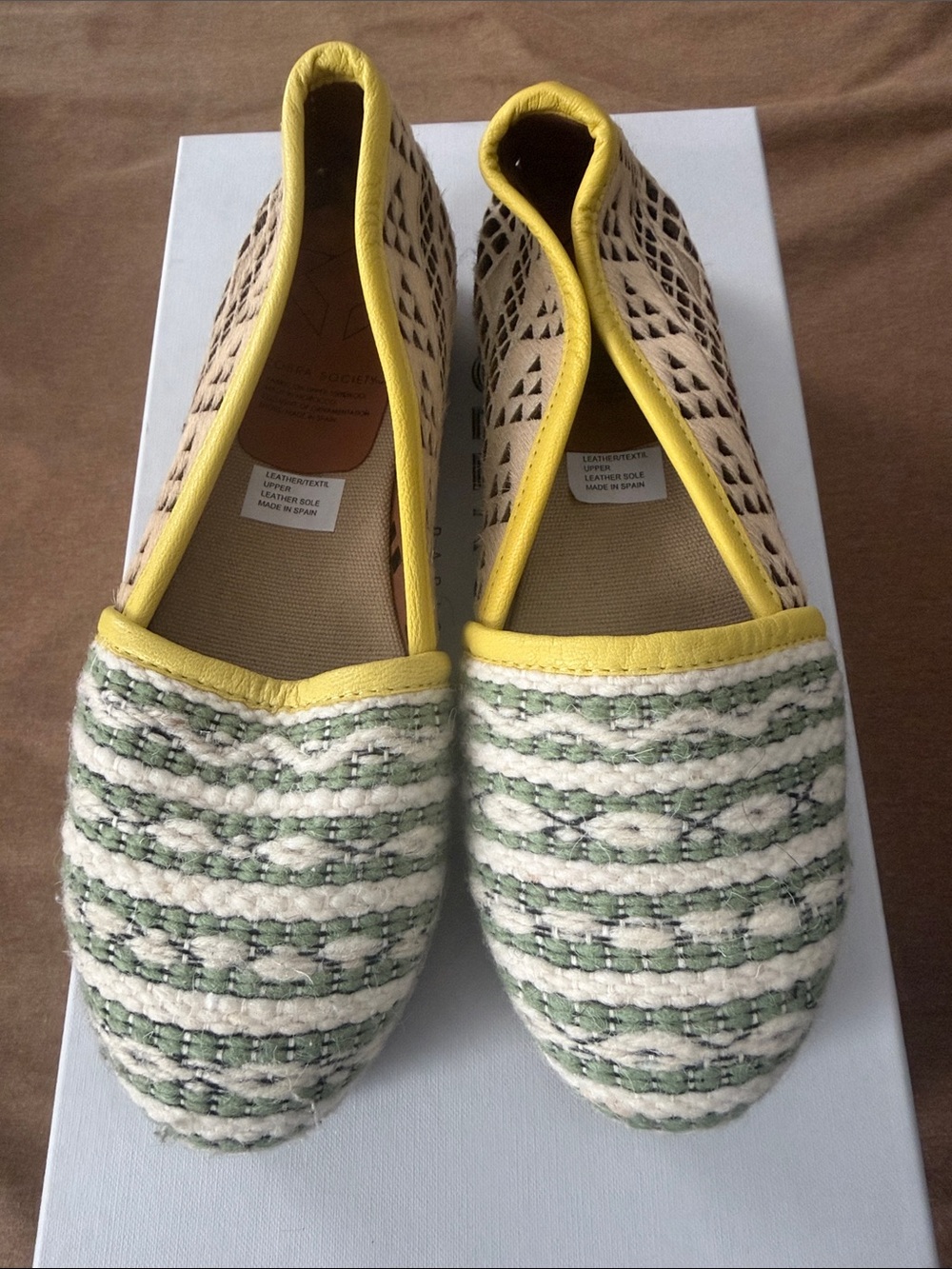NWOB Cobra Society Cream and Green Woven Slip-On Flats w/ Yellow Trim- Size 37